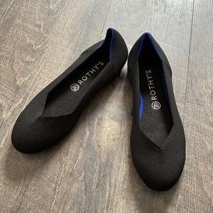 Rothy’s black flats